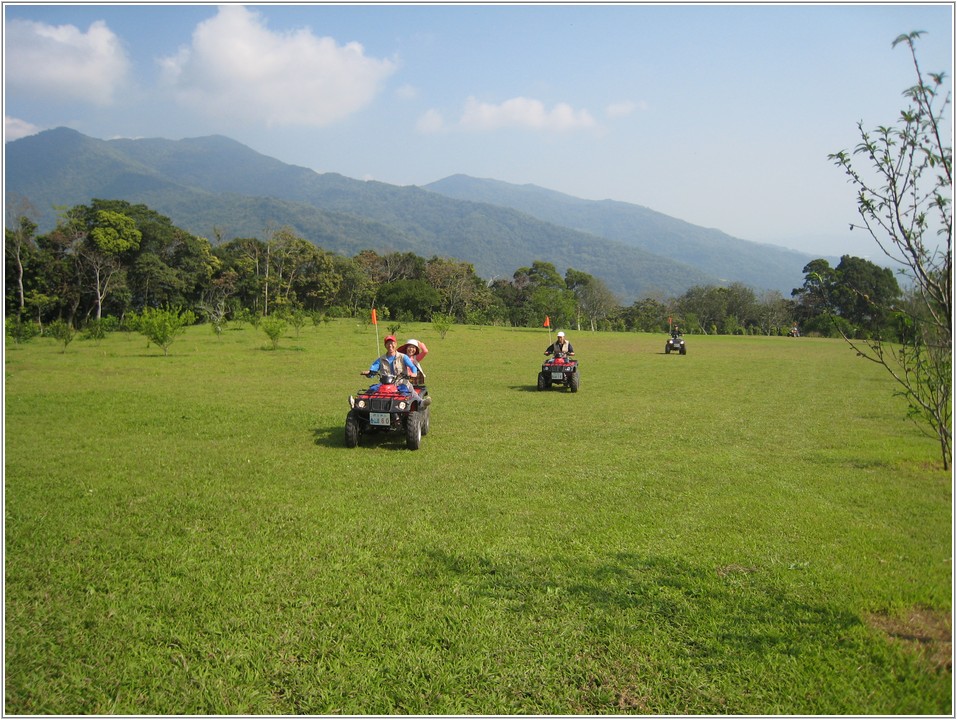 2013-03-08 09-31-00樂山登山車飆車趣.JPG